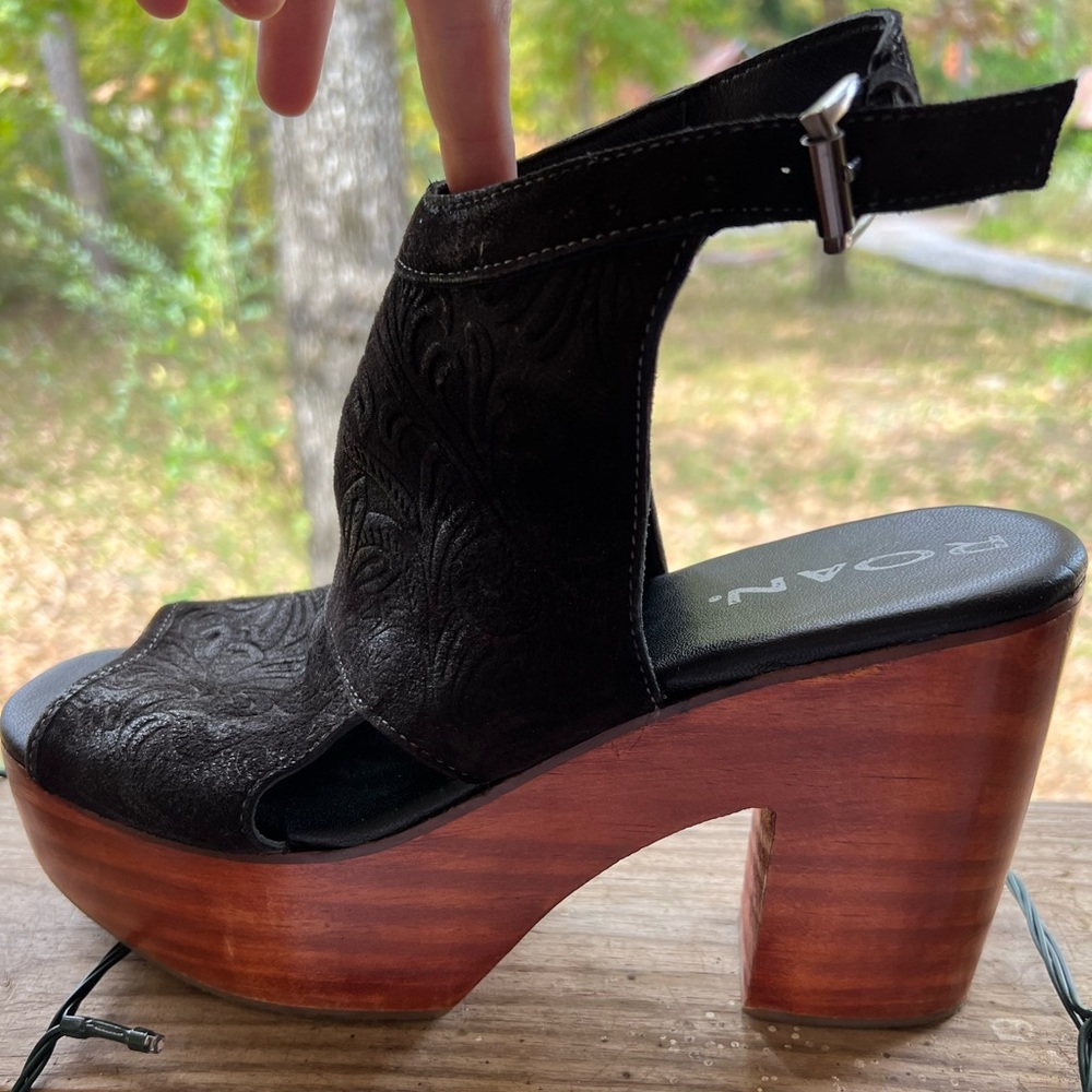 Free people platforms